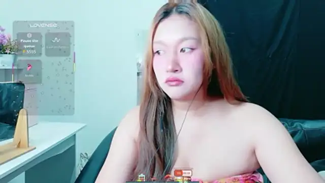 Snapshot of Lalacream12 chatting on 05-15-26, 06:15 Lalacream12 online show from 05-15-26, 06:15