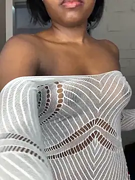 Snapshot of 21shazzy chatting on 09-20-25, 10:38 21shazzy online show from 09-20-25, 10:38