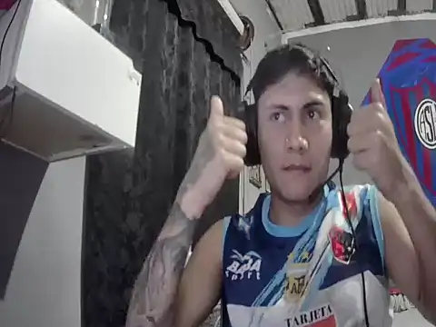 Miguel19971 online show from 10-15-25, 06:35