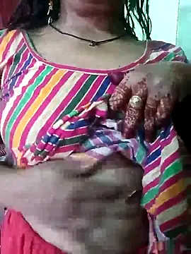 Snapshot of Mona_darling21 chatting on 11-08-25, 06:02 Mona darling21 online show from 11-08-25, 06:02