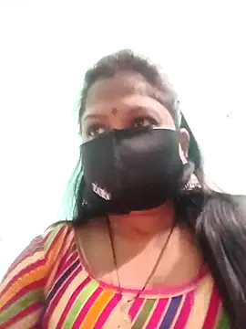 Snapshot of Mona_darling21 chatting on 12-22-25, 07:27 Mona darling21 online show from 12-22-25, 07:27