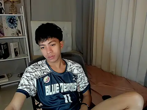 Snapshot of jayxxxlovescock chatting on 02-20-26, 05:02 jayxxxlovescock online show from 02-20-26, 05:02