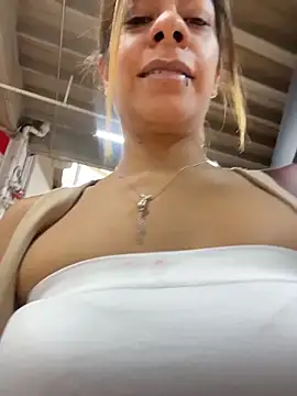 KatThomas online show from 11-17-25, 04:24