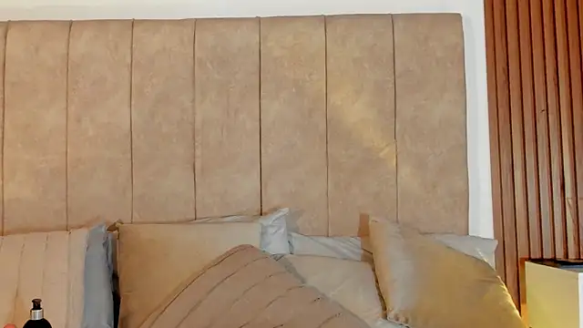 Lauraa saenz11 online show from 11-15-25, 12:45