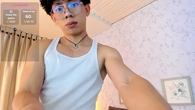 liam twiink online show from 04-18-26, 07:07