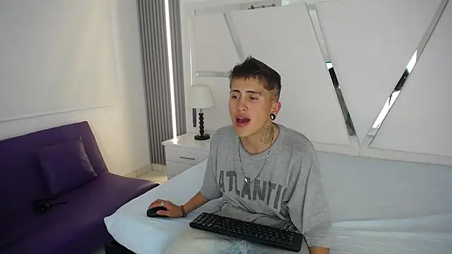 oblivionlove online show from 03-10-26, 09:31