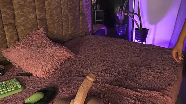 Missdionne curly online show from 04-21-26, 11:27