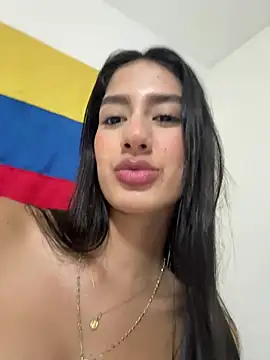 Snapshot of Julieta_Duque chatting on 07-04-26, 03:56 Julieta Duque online show from 07-04-26, 03:56