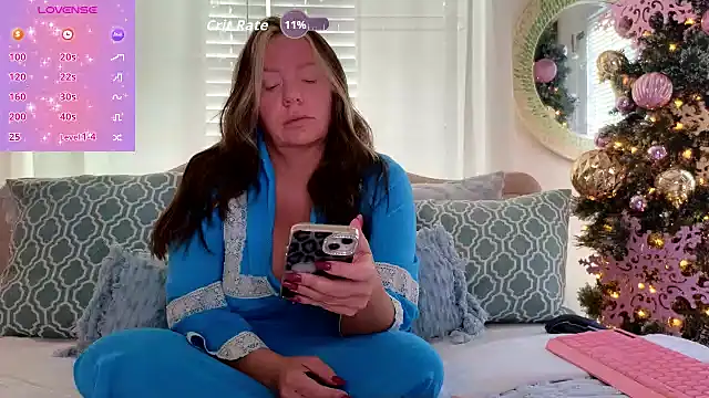 Snapshot of STIFFLERSMOMM chatting on 11-23-25, 02:28 STIFFLERSMOMM online show from 11-23-25, 02:28