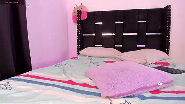 DAYANNAVELEZ online show from 04-17-26, 02:42