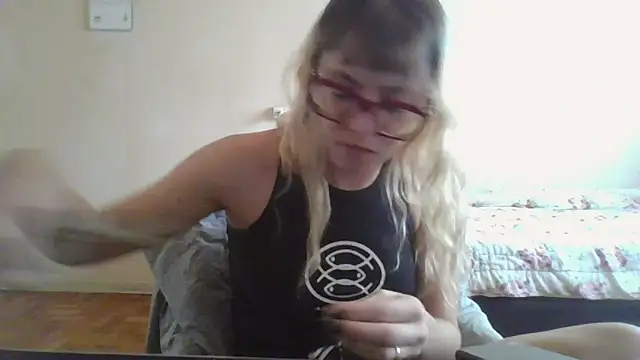 BlondieTami online show from 03-29-26, 05:24