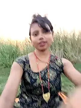 Snapshot of Indian_GIRL_BR chatting on 10-16-25, 11:33 Indian GIRL BR online show from 10-16-25, 11:33
