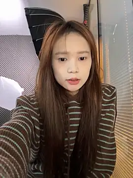 YY-27 online show from 10-28-25, 05:11