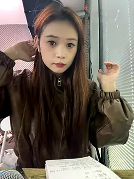 YY-27 online show from 11-04-25, 04:22