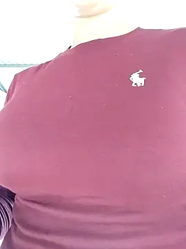 Snapshot of Mc_chinese chatting on 11-24-25, 08:14 Mc chinese online show from 11-24-25, 08:14