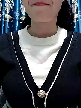 Snapshot of Mc_chinese chatting on 11-25-25, 01:00 Mc chinese online show from 11-25-25, 01:00