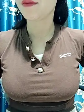 Snapshot of Mc_chinese chatting on 12-17-25, 01:39 Mc chinese online show from 12-17-25, 01:39