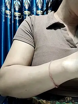 Snapshot of Mc_chinese chatting on 12-21-25, 07:15 Mc chinese online show from 12-21-25, 07:15