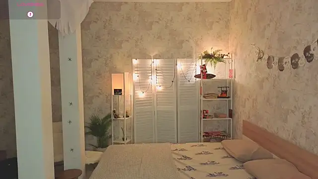 ReneeLippeatt online show from 11-02-25, 07:38