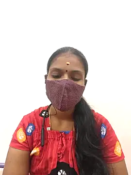 Snapshot of Tamil_Yalini12 chatting on 10-08-25, 06:49 Tamil Yalini12 online show from 10-08-25, 06:49