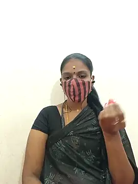 Snapshot of Tamil_Yalini12 chatting on 10-11-25, 04:44 Tamil Yalini12 online show from 10-11-25, 04:44