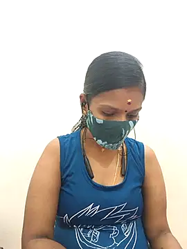 Snapshot of Tamil_Yalini12 chatting on 10-18-25, 04:26 Tamil Yalini12 online show from 10-18-25, 04:26