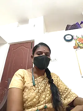 Snapshot of Tamil_Yalini12 chatting on 04-28-26, 04:45 Tamil Yalini12 online show from 04-28-26, 04:45
