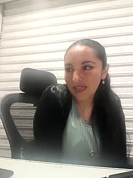 Snapshot of Alisson_Stonee chatting on 02-04-26, 11:31 Alisson Stonee online show from 02-04-26, 11:31