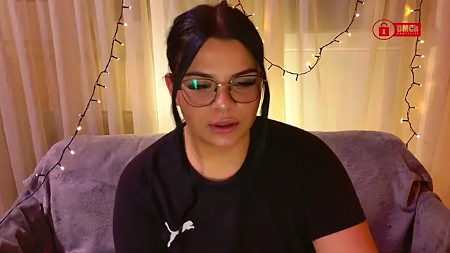 Snapshot of ThiccMady chatting on 12-14-25, 07:51 ThiccMady online show from 12-14-25, 07:51