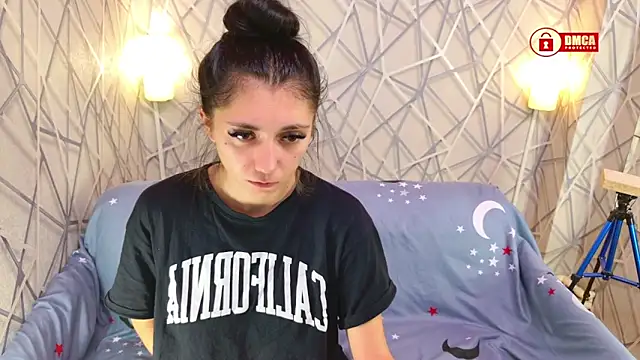 Charming LIA online show from 11-06-25, 05:14