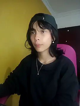 xoxo milk online show from 10-14-25, 03:57