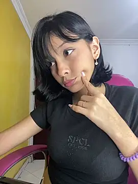 Snapshot of xoxo_milk chatting on 01-15-26, 09:29 xoxo milk online show from 01-15-26, 09:29