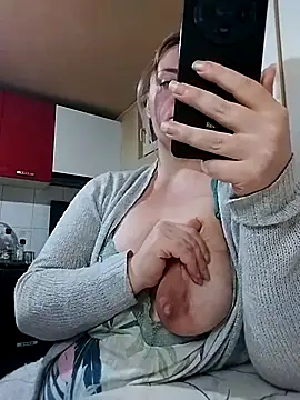 Snapshot of Mommygetnaughty chatting on 12-01-25, 09:53 Mommygetnaughty online show from 12-01-25, 09:53