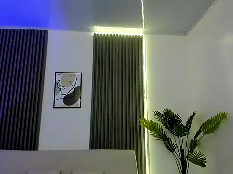 emiilyy cute online show from 10-07-25, 12:35