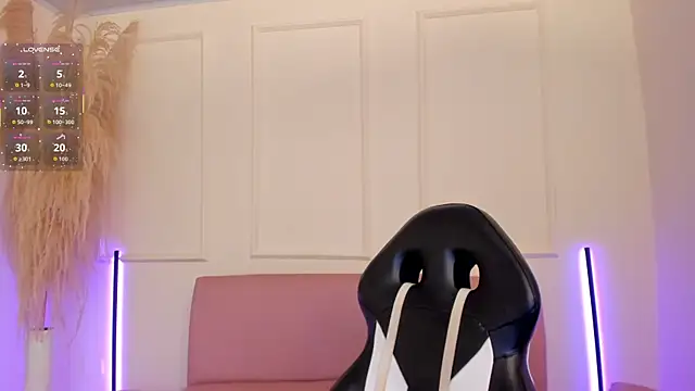 emiilyy cute online show from 10-16-25, 12:17