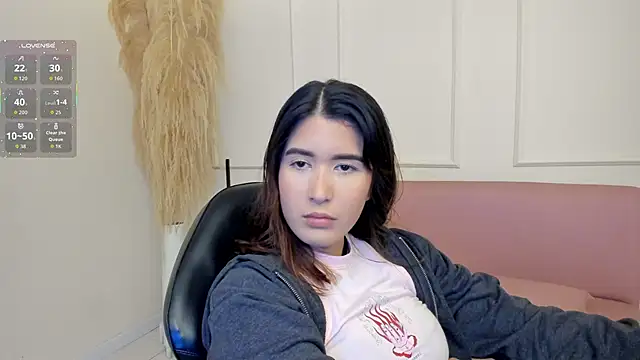 emiilyy cute online show from 10-18-25, 12:28
