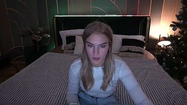 AlinaLiii online show from 12-16-25, 08:58