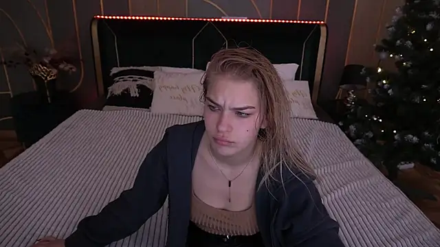 Snapshot of AlinaLiii chatting on 01-09-26, 06:38 AlinaLiii online show from 01-09-26, 06:38