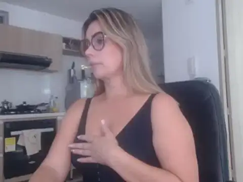 LovePaula online show from 03-05-25, 10:21