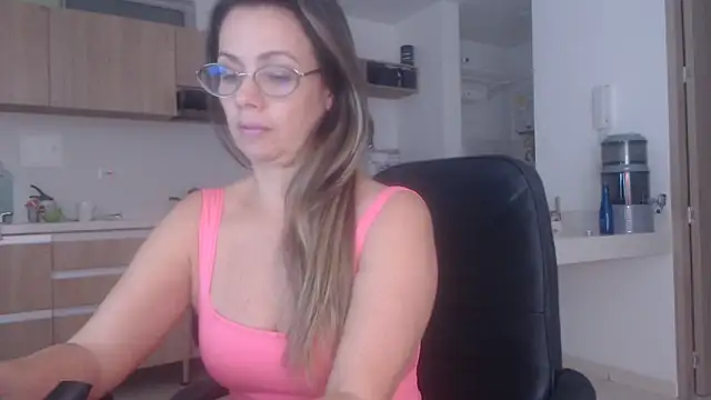 Snapshot of LovePaula chatting on 06-22-26, 12:45 LovePaula online show from 06-22-26, 12:45