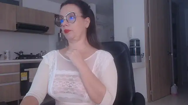 Snapshot of LovePaula chatting on 07-13-26, 12:46 LovePaula online show from 07-13-26, 12:46
