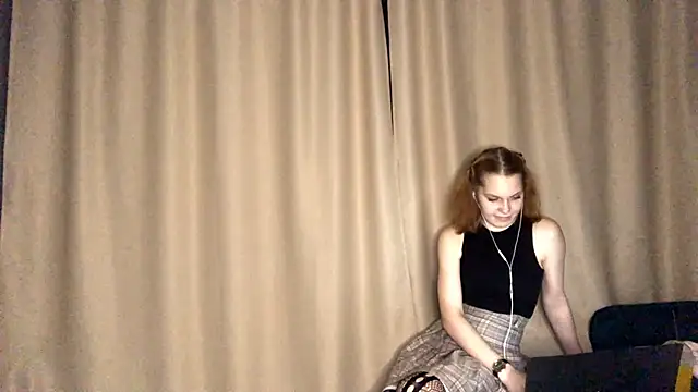 FoxLina online show from 10-10-25, 07:46