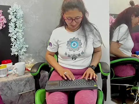 VictoriaSpenser online show from 09-23-25, 08:45