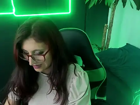 VictoriaSpenser online show from 10-14-25, 06:31