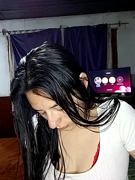 Snapshot of lucixxx14 chatting on 10-13-25, 01:38 lucixxx14 online show from 10-13-25, 01:38