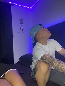 Snapshot of BoomChikaWow chatting on 09-26-25, 06:06 BoomChikaWow online show from 09-26-25, 06:06