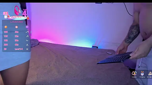 Snapshot of BoomChikaWow chatting on 11-22-25, 11:37 BoomChikaWow online show from 11-22-25, 11:37