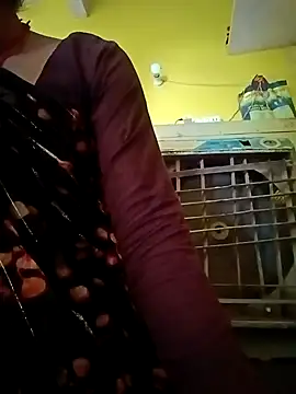 Snapshot of barsha27a chatting on 09-22-25, 08:38 barsha27a online show from 09-22-25, 08:38