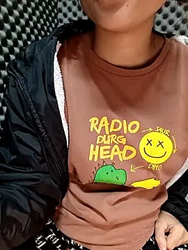 Pipi23  online show from 12-02-25, 02:12