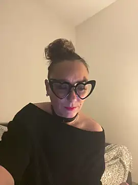 Snapshot of Reine_du_Vice84 chatting on 02-09-26, 09:41 Reine du Vice84 online show from 02-09-26, 09:41